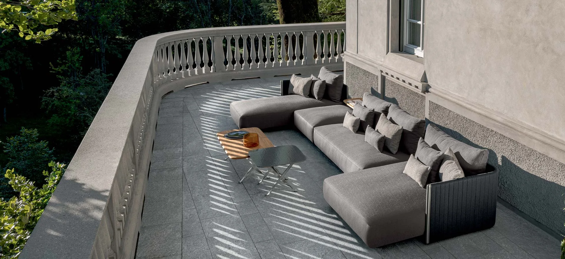 Talenti George, coffee table